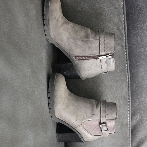 Circus by Sam Edelman Charcoal Heeled Boots - Picture 3 of 11